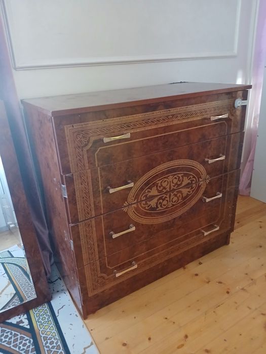 Комот пен зеркало Сатылады