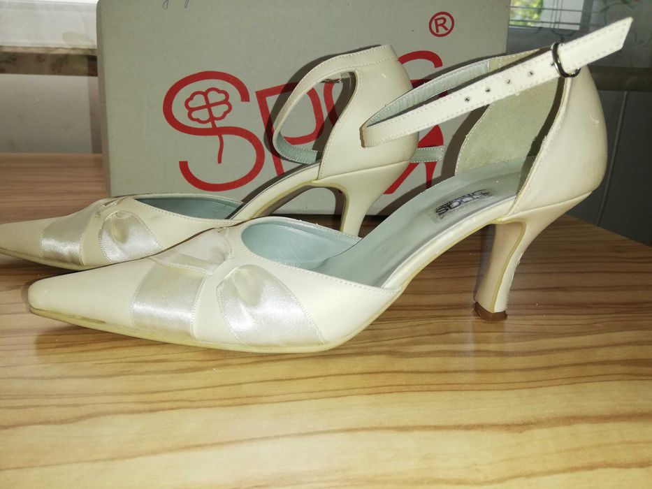 Обувки за сватба и официални поводи