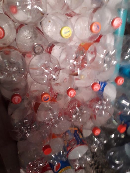 Продается пластиковые бутылки