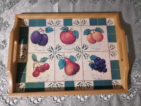 Поднос , английски порцеланови чаши и детски порцеланов сервиз