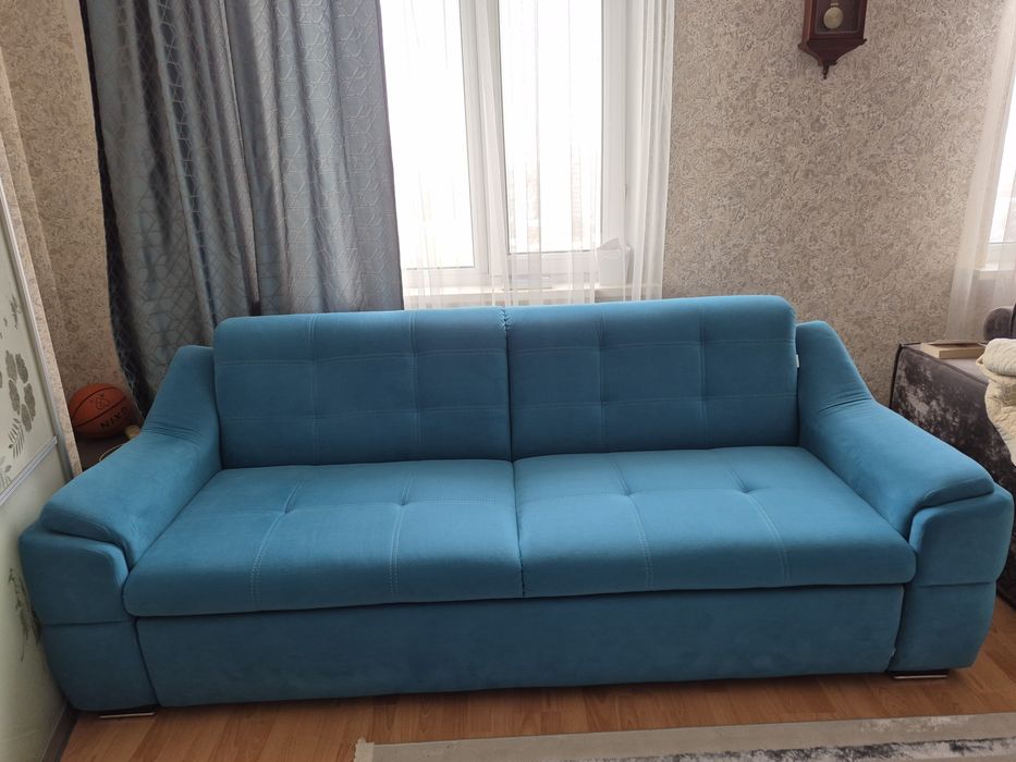 Продам диван б/у 1 год