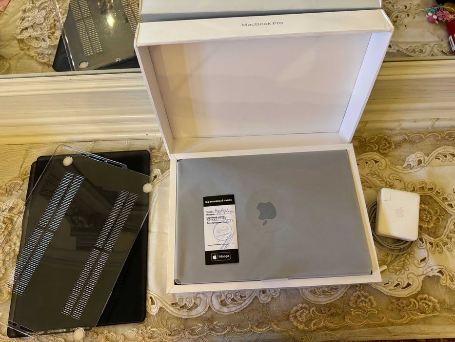 MacBook Pro 16″ M2 Max — 32GB / 1TB / 38 GPU