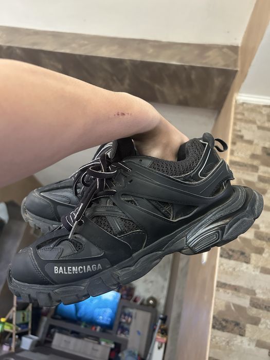 Balenciaga track