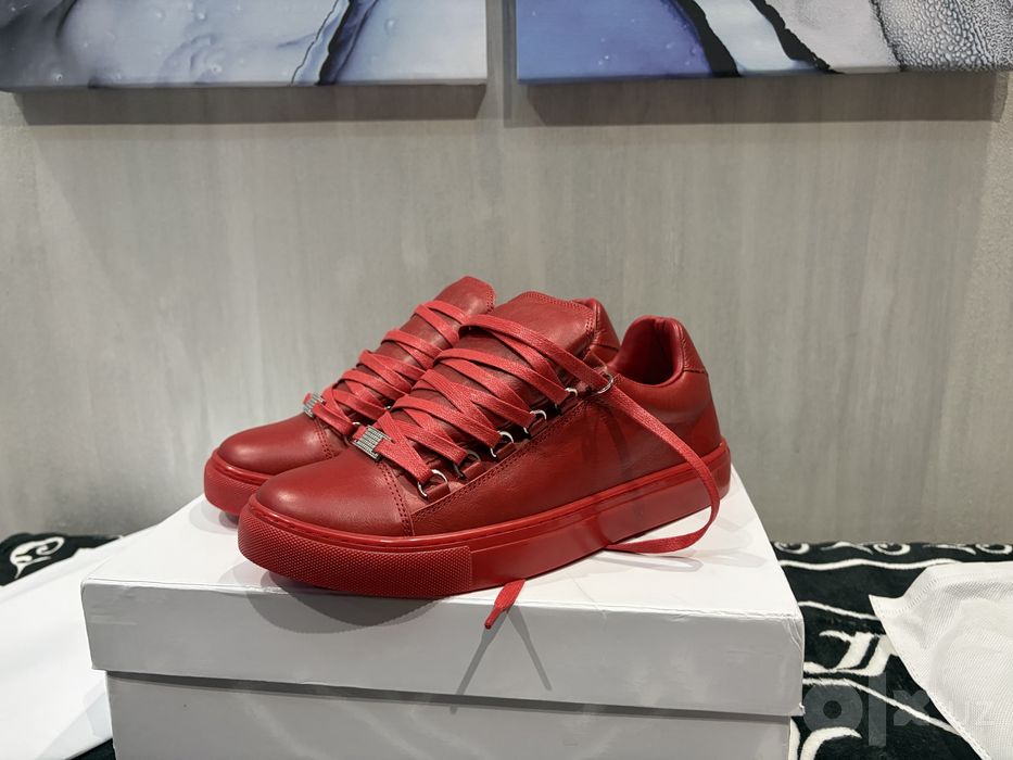 Balenciaga arena
