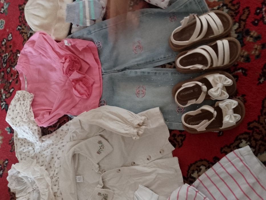 Продам целый пакет вещей для девочки. Пакет 100.000