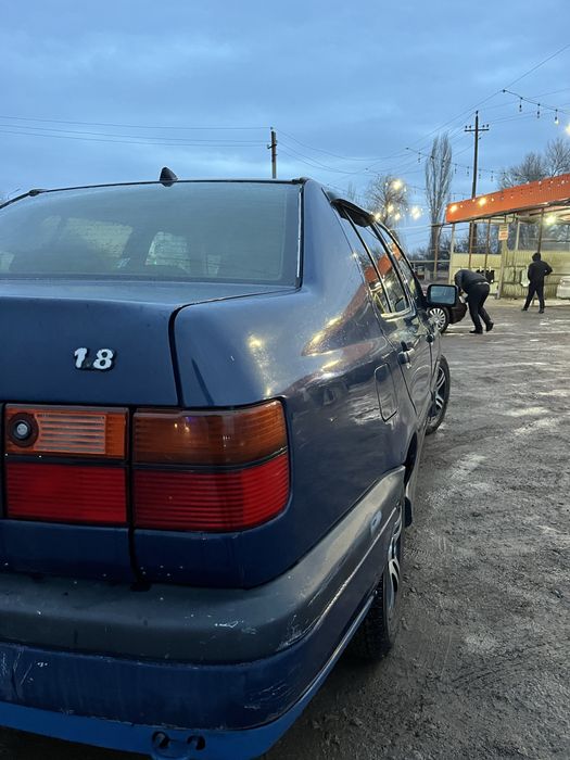 Продается автомобиль Volkswagen vento CL 1.8