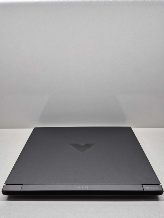 HP Victus Gaming Core i5-13420H RTX 3050 6GB  8/512gb