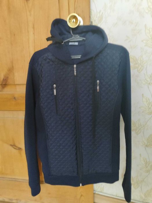 Продам толстовку мужскую
