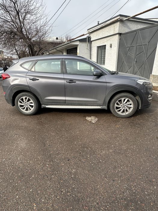 Hyundai Tucson SUV 2016 2 atmosferniy