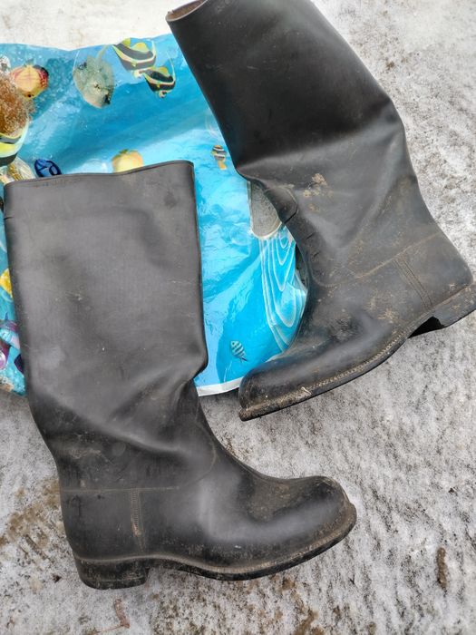 Двое резиновые сапоги 2 пары 42-43рр