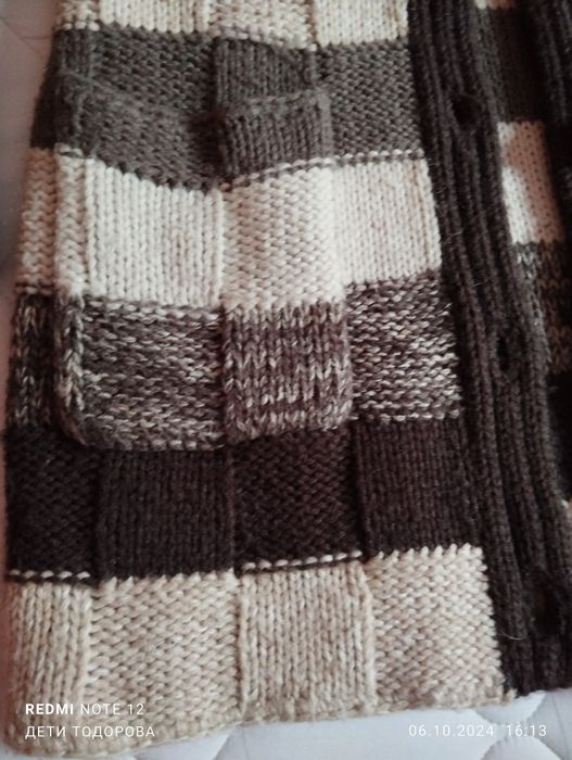 Продавам нова жилетка.