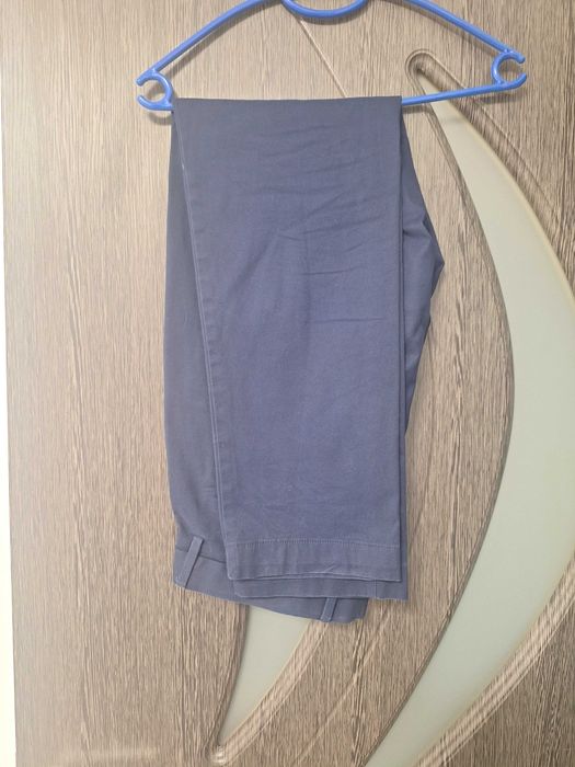 Pantaloni barbati firma GAP marimea 32 Sunt purtati de doua ori.