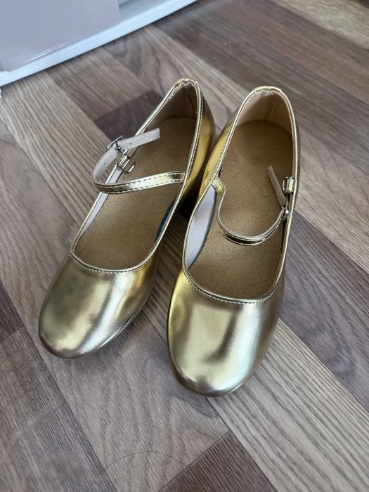 Продам обувь для танцев