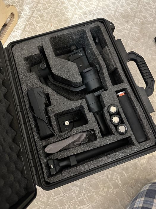 Stabilizator profesional MOZA Air – 3 axe, pentru foto/video