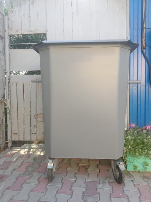 Продается мусорный  бак