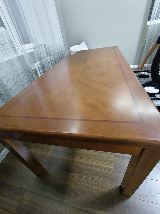 Продам стол новый. Дерево чистое