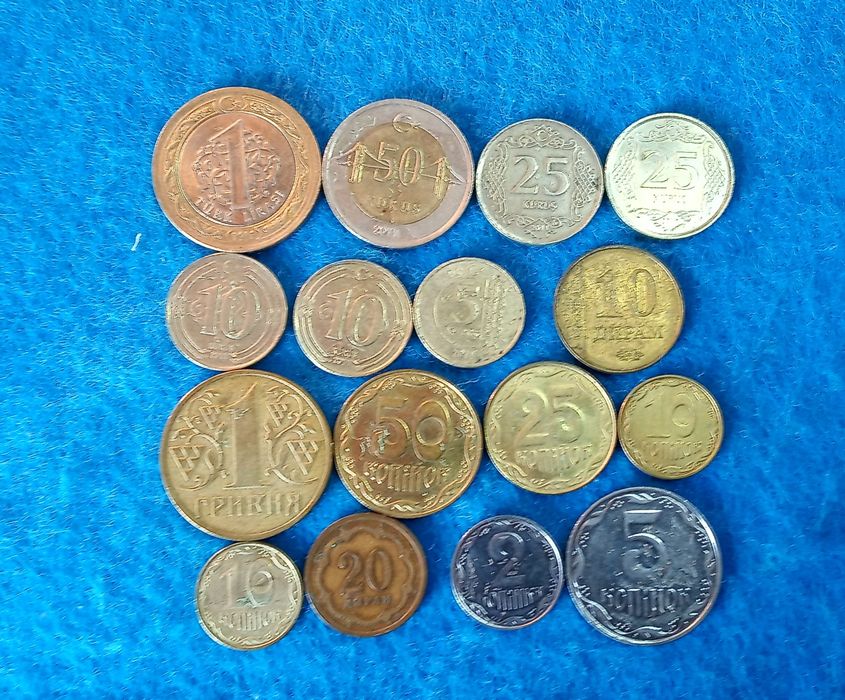 монеты разных стран 60 штук