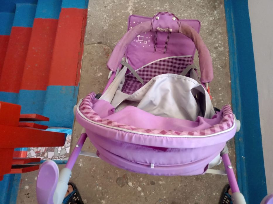 Продается собираюшаяся детская коляска