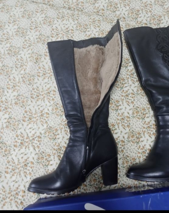 Продам зимние сапоги