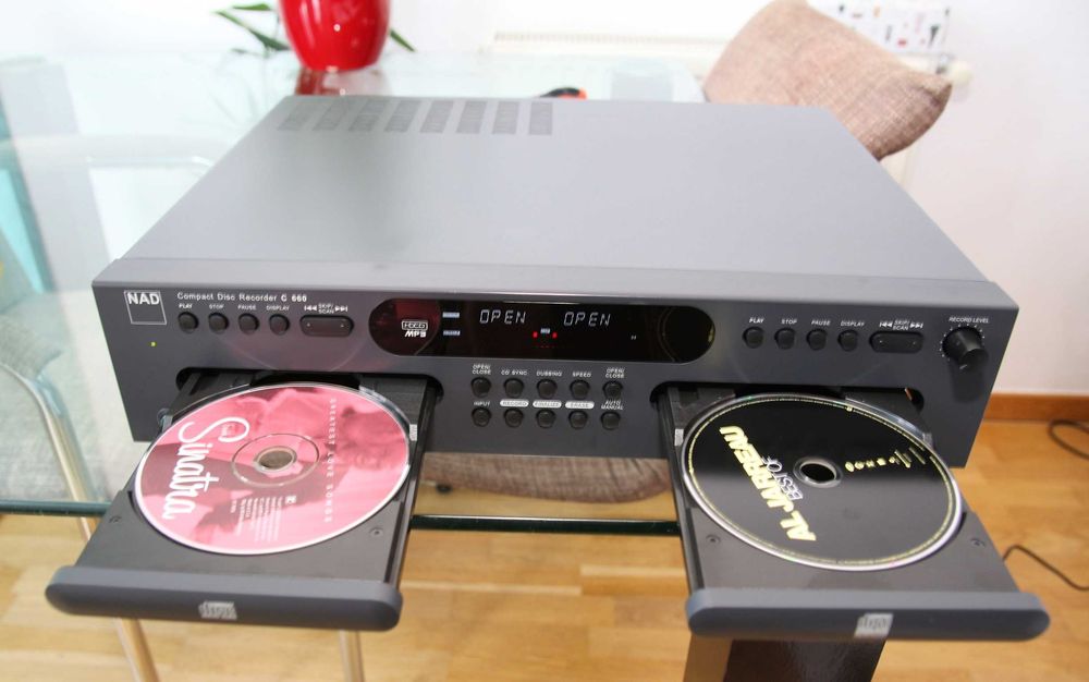 NAD C660 CD - recorder, analog si digital cu telecomanda