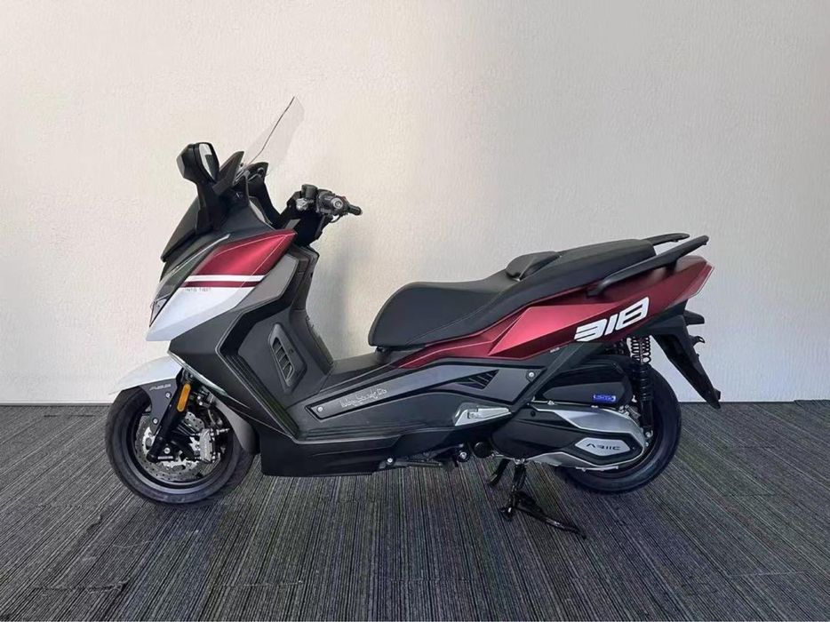 Airiic 320cc макси скутер
