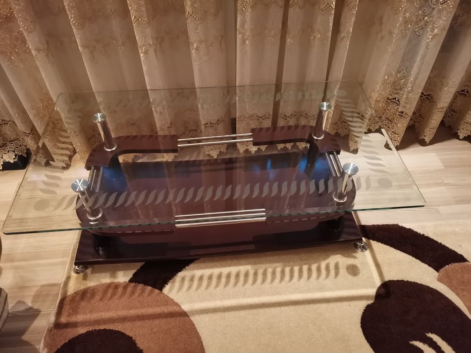 Vând măsuță de sticla