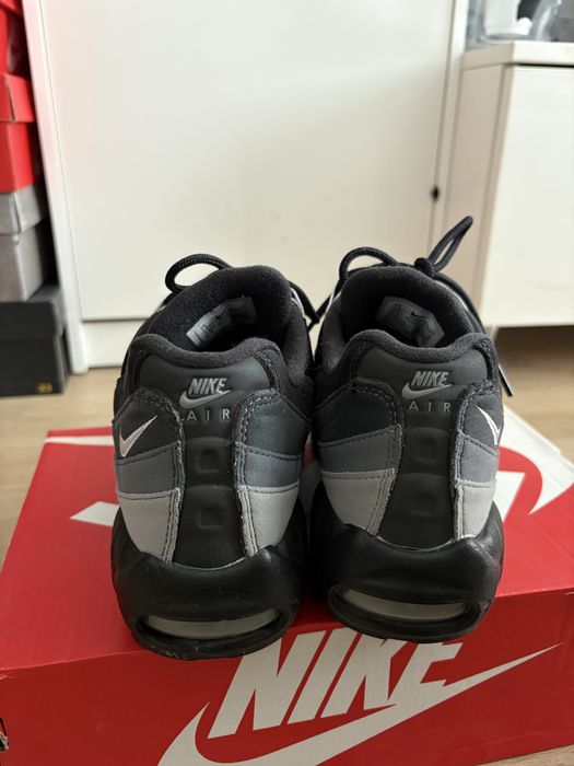 Nike Air Max 95 обувки