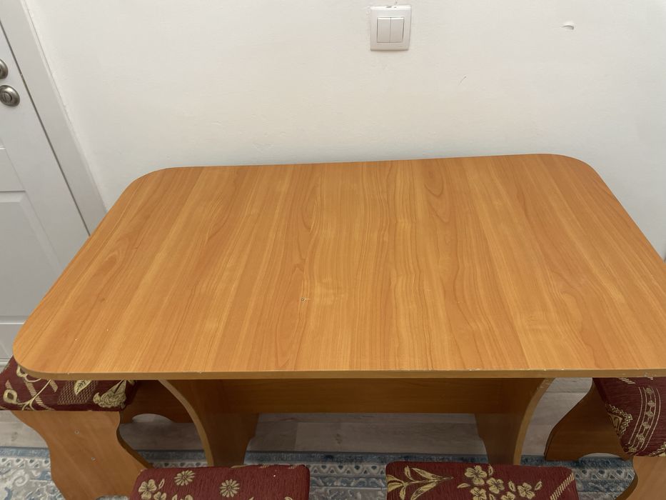 Стол и стулья 4 шт