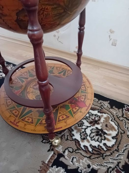 Глобус бар!!! Много добро състояние!!!