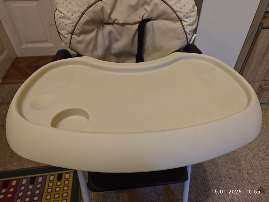 Măsuță pentru luat masa bebe și scoica, este 2 in 1