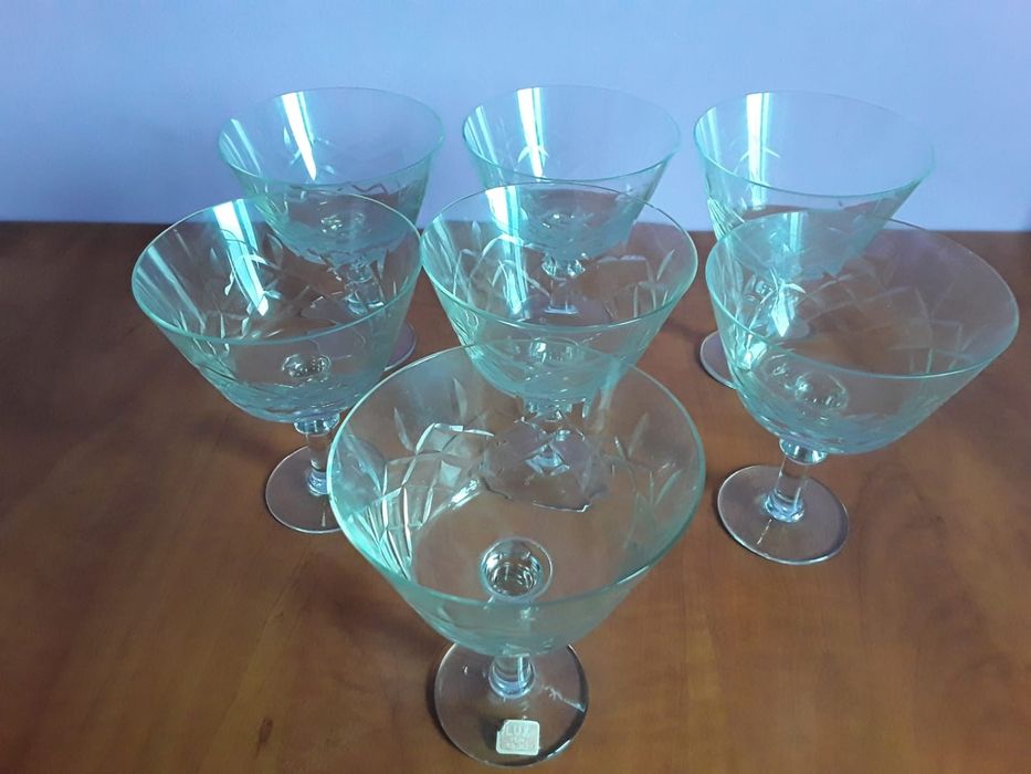 Vând set 7 Pahare Șampanie de Lux