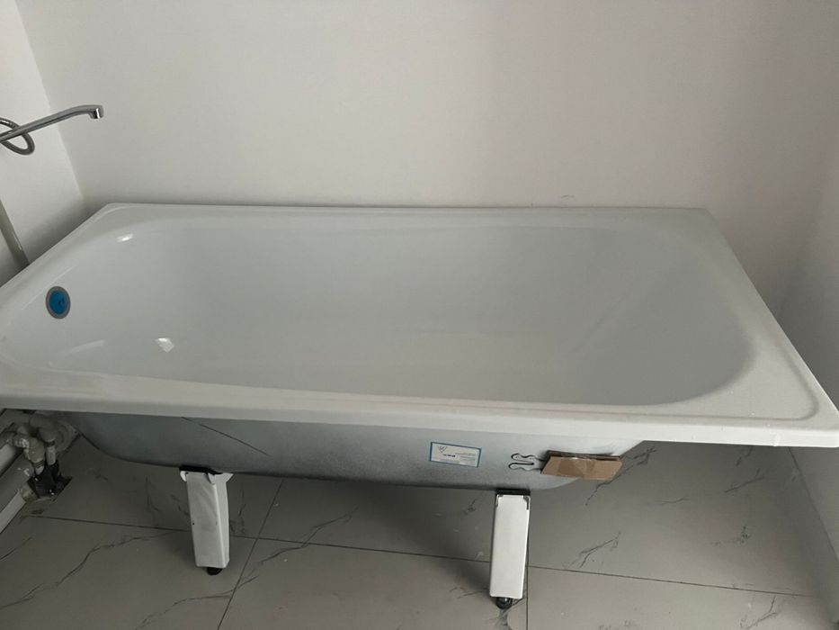 Продаю ванну новую
