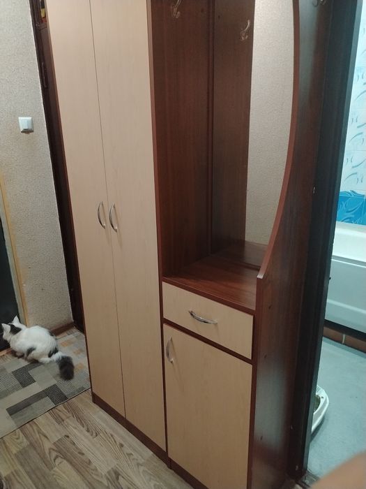 Продаётся прихожая