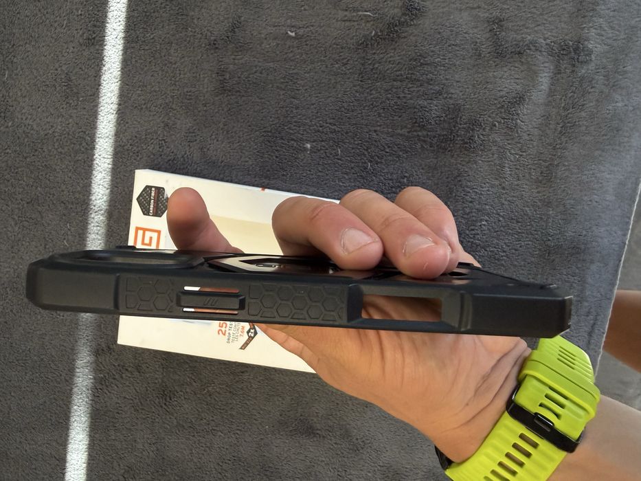 Кейс UAG Monarch carbon iphone 16 pro max