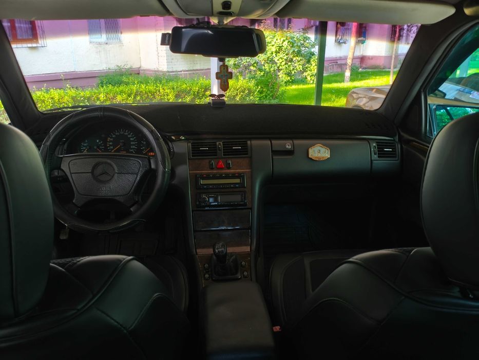 Mercedes-Benz E 200 1996 — 7