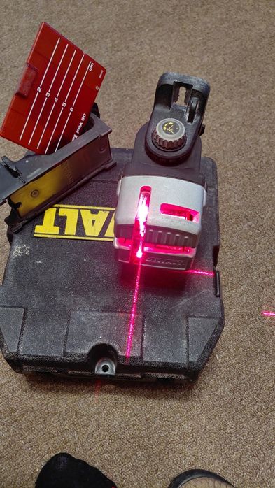Лазерен нивелир Dewalt