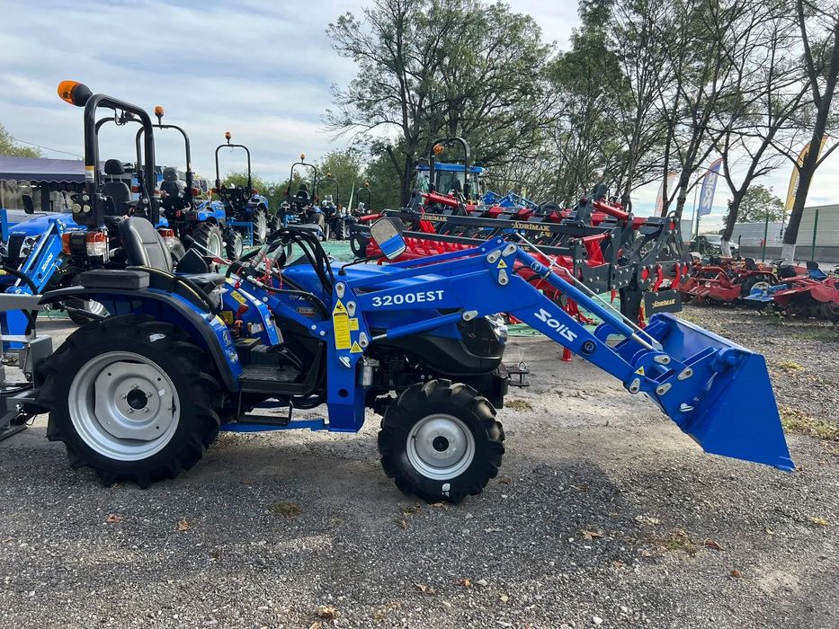 Solis S22 cu încărcător frontal Tractor SOLIS S22 cu încărcător frontal