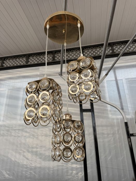 Сапалы және әдемі люстралар