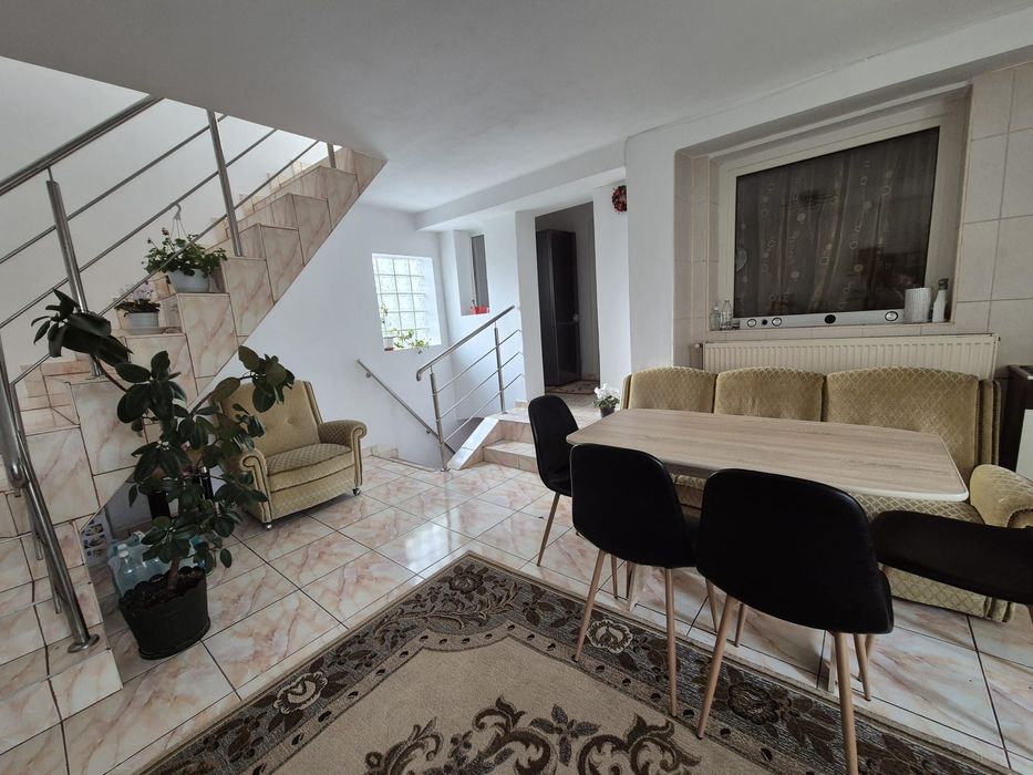 Vând casă Facultatea de Medicina