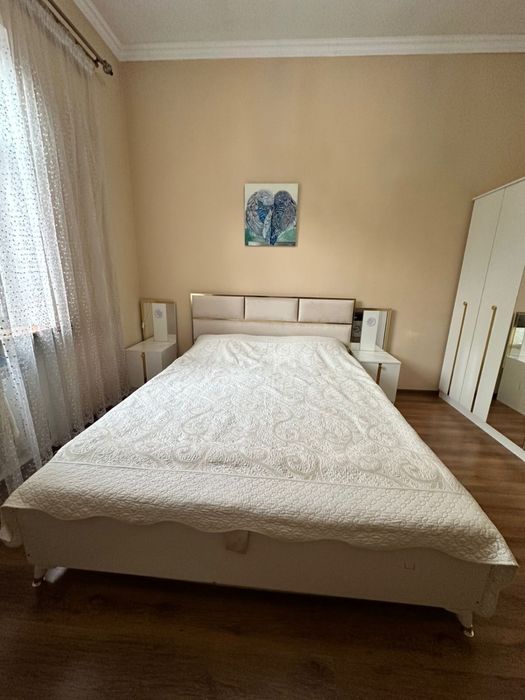 Спальный гарнитур почти новый