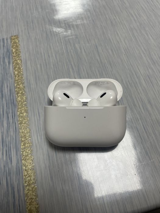 Airpods pro 2.