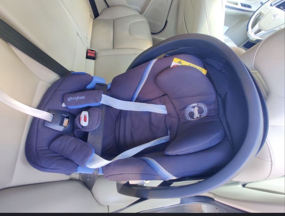 Vând obiecte pentru bebeluși