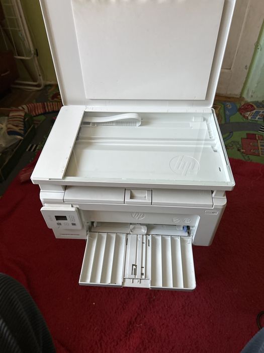 Vând impimantă Laser Jet Pro MFP M130 a,