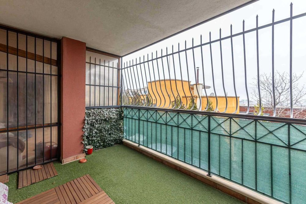 Дава се под наем Тристаен апартамент в Варна, Бриз - 130 кв.м за 897.6 € - Снимка #9