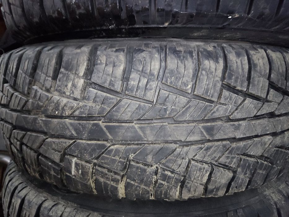 215/65/R16. Продам в отличном состоянии.