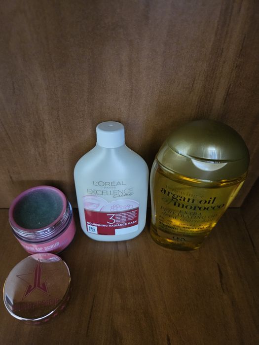 Козметика за коса и устни