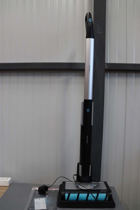 Електрически моп Cecotec FreeGo Wash самопочистваща станция, НЕ РАБОТИ