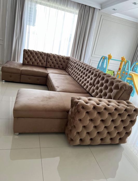 Canapea extensibila Chesterfield