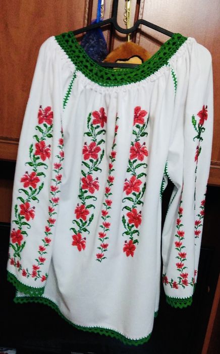 IE cu margele cusuta de mana