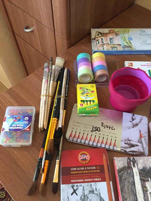 Принадлежности для художественной школы